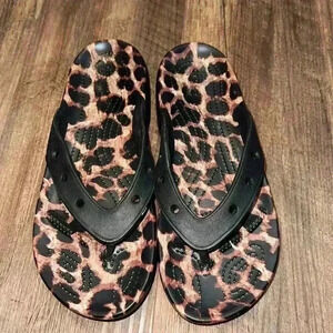 Crocs Classic Animal Remix Fit Flop Sandals Black Leopard Unisex Adult W9/M7 EUC